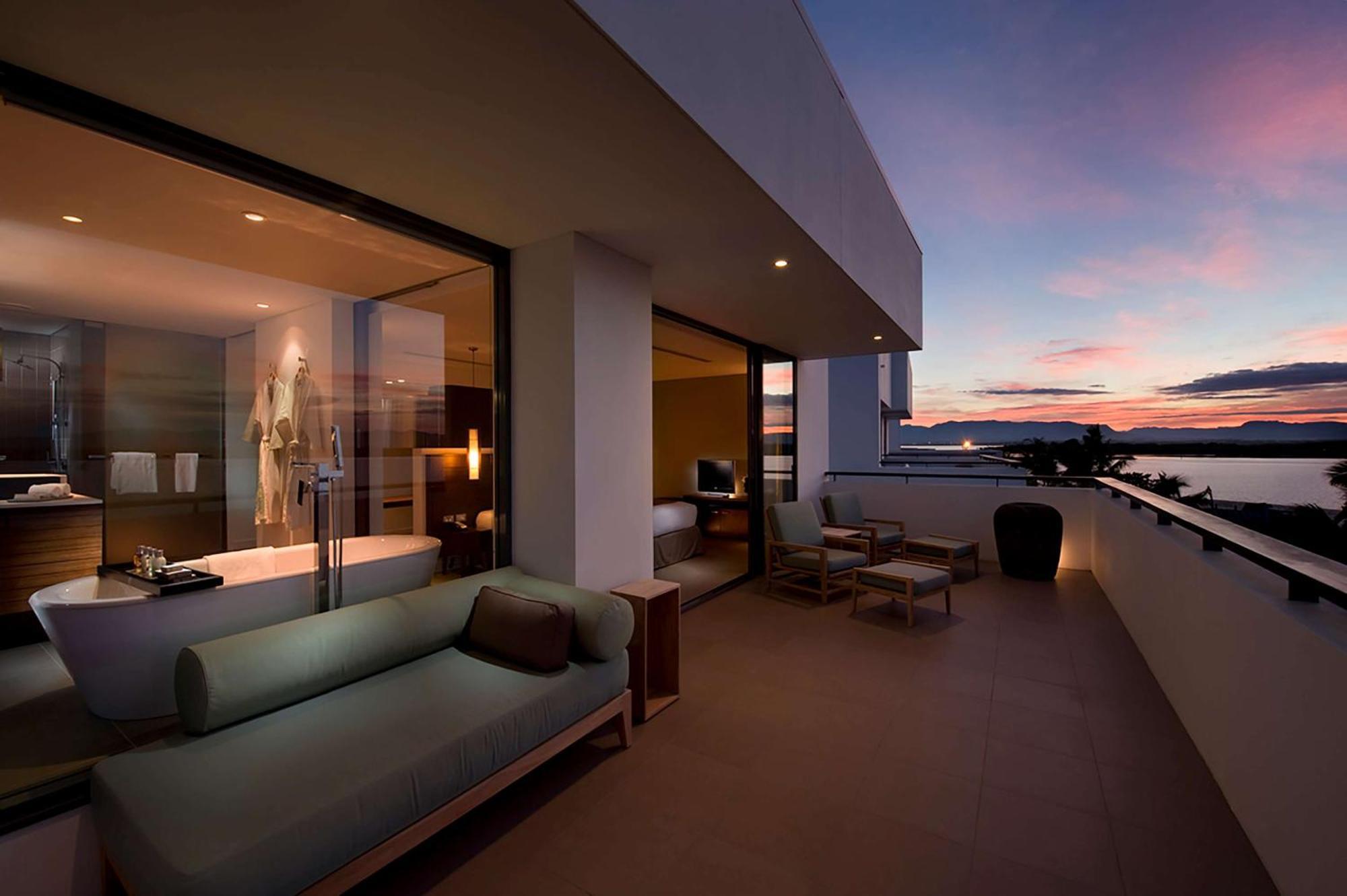 Hilton Fiji Beach Resort And Spa Denarau Island Exterior photo